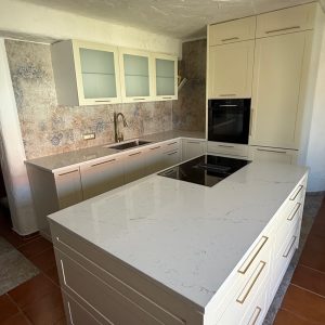 QUARTZ KVARC RADNE PLOČE I ZIDNA OBLOGA