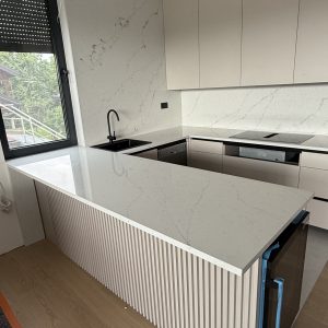 QUARTZ KVARC RADNE PLOČE I ZIDNA OBLOGA