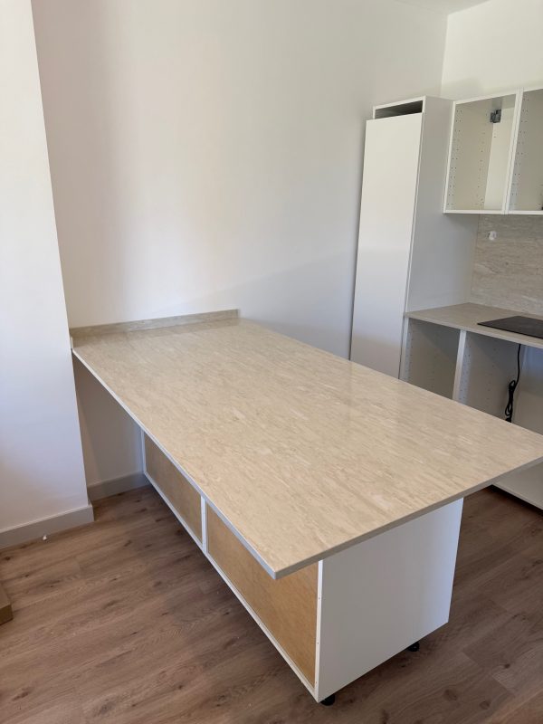 QUARTZ KVARC RADNE PLOČE I ZIDNA OBLOGA