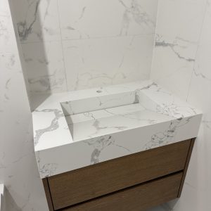 UMIVAONICI QUARTZ KVARC CALACATTA MISTRAL
