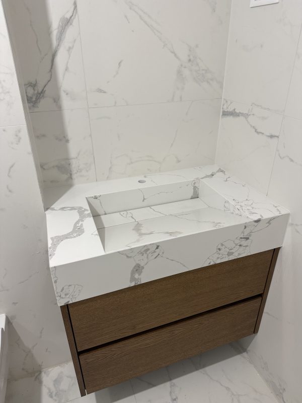 UMIVAONICI QUARTZ KVARC CALACATTA MISTRAL