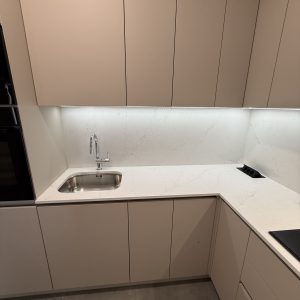 QUARTZ KVARC RADNE PLOČE I ZIDNA OBLOGA
