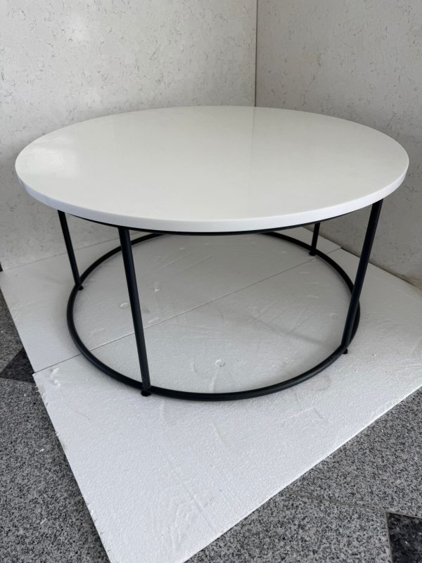 OKRUGLA PLOČA STOLA KVARC QUARTZ I METALNE NOGICE