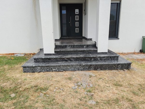 STEPENICE GRANIT BIANCO TIFFONE