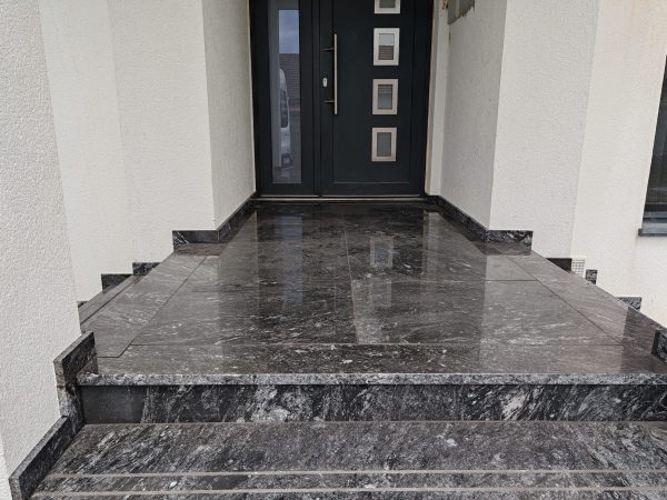 STEPENICE GRANIT BIANCO TIFFONE