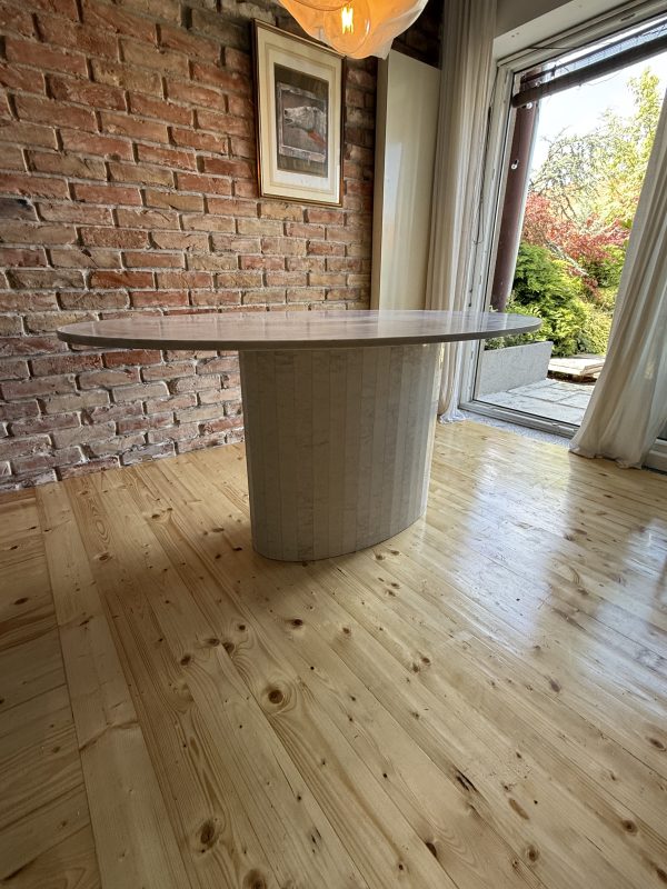 PLOČA ZA OVALNI STOL 160x90 QUARTZ KVARC Sands Whiff, BAZA STOLA -lamele od kvarca 73x5 cm izvedeno iz 45 segmenata