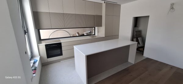 QUARTZ KVARC RADNE PLOČE I ZIDNA OBLOGA