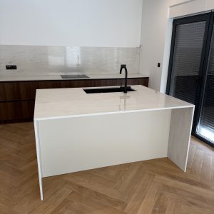 QUARTZ KVARC RADNE PLOČE I ZIDNA OBLOGA