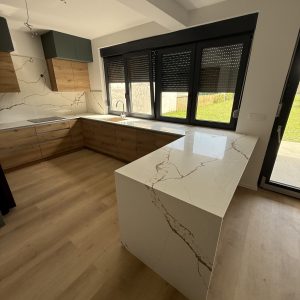 QUARTZ KVARC RADNE PLOČE I ZIDNA OBLOGA