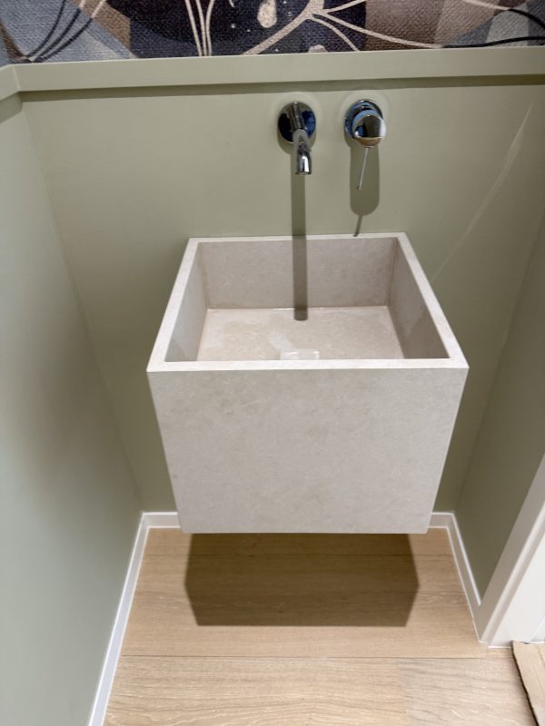 LEBDEĆI UMIVAONIK 40x40x40 QUARTZ KVARC Sand Beige