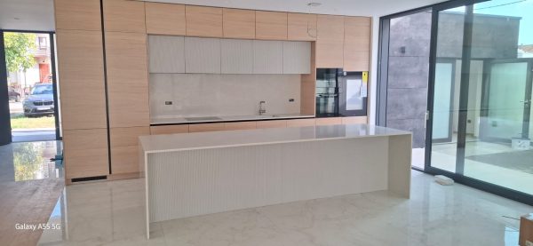 QUARTZ KVARC RADNE PLOČE I ZIDNA OBLOGA