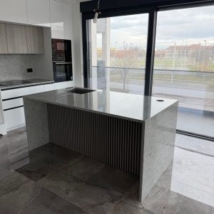 QUARTZ KVARC RADNE PLOČE I ZIDNA OBLOGA