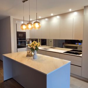 QUARTZ KVARC RADNE PLOČE I ZIDNA OBLOGA