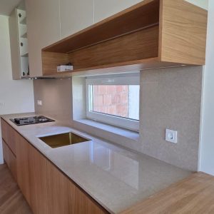 QUARTZ KVARC RADNE PLOČE I ZIDNA OBLOGA
