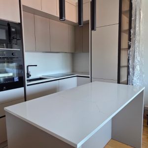 QUARTZ KVARC RADNE PLOČE I ZIDNA OBLOGA
