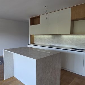 QUARTZ KVARC RADNE PLOČE I ZIDNA OBLOGA