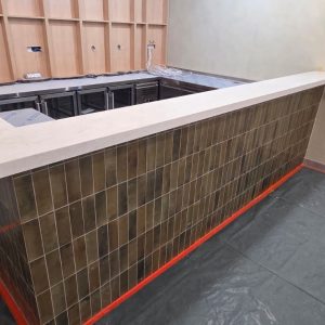 RECEPCIJA ŠANK PULT QUARTZ KVARC Zermatt